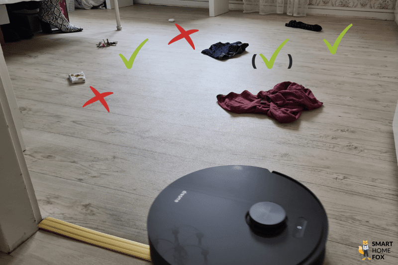 Dreame L10s Pro обходит плоские объекты во время теста на обнаружение препятствий.